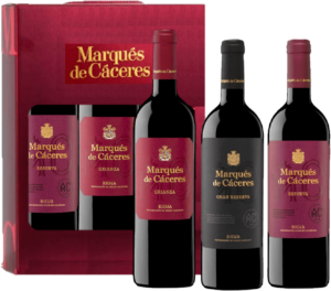 Botellas de vinos Marques de Caceres Rioja con una variedad de uvas Tempranillo mayoritariamente, con pequeños aportes de Garnacha Tinta y Graciano